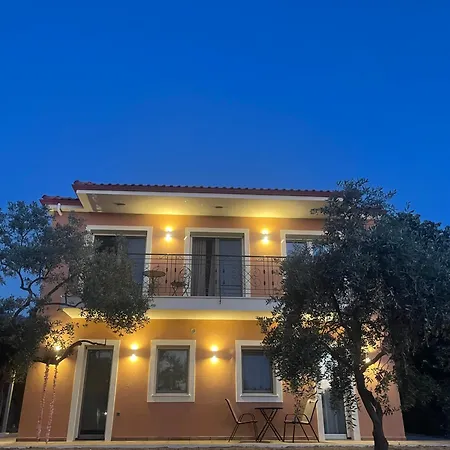 Casa Teresi Thassos بيت خشبي