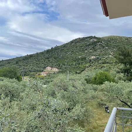 Casa Teresi Thassos بيت خشبي